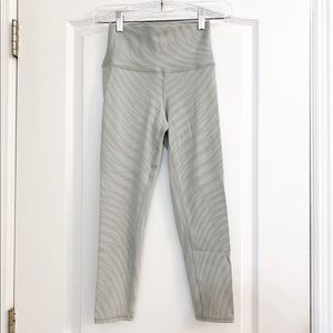 Alo Yoga High Waist Airbrush 7/8 legging, XXS